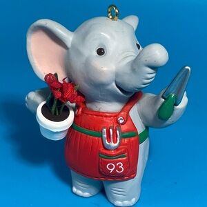 1993 Hallmark Keepsake Christmas ornament - "Big on Gardening".